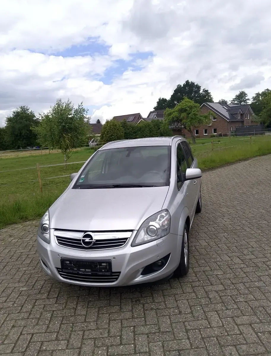 Gebraucht Opel Zafira 115 PS (84 kW) 2012 Grau Van / Kleinbus