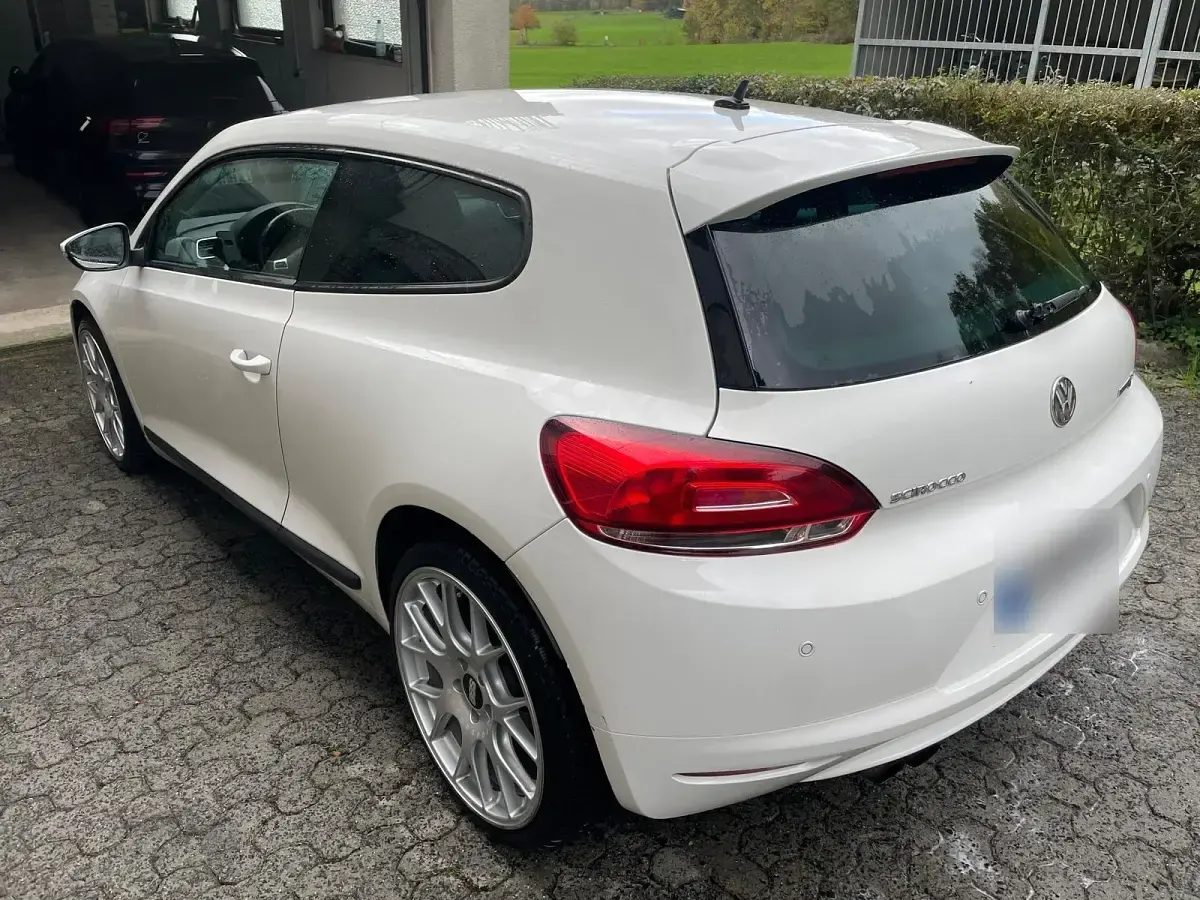 Gebraucht VW Scirocco 122 PS (89 kW) 2010 Weiß Coupé