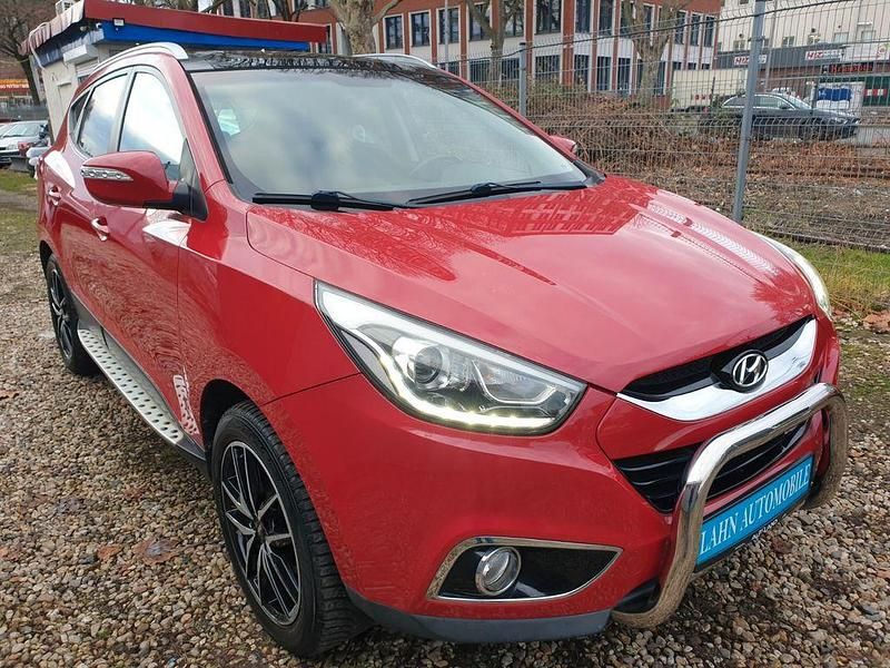 Rot Gebraucht 2014 Hyundai ix35 Trend SUV | 9.999 € (Guter Preis) - Bild 1/4