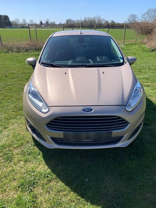 Gebraucht Ford Fiesta 95 PS (69 kW) 2015 Beige Kleinwagen