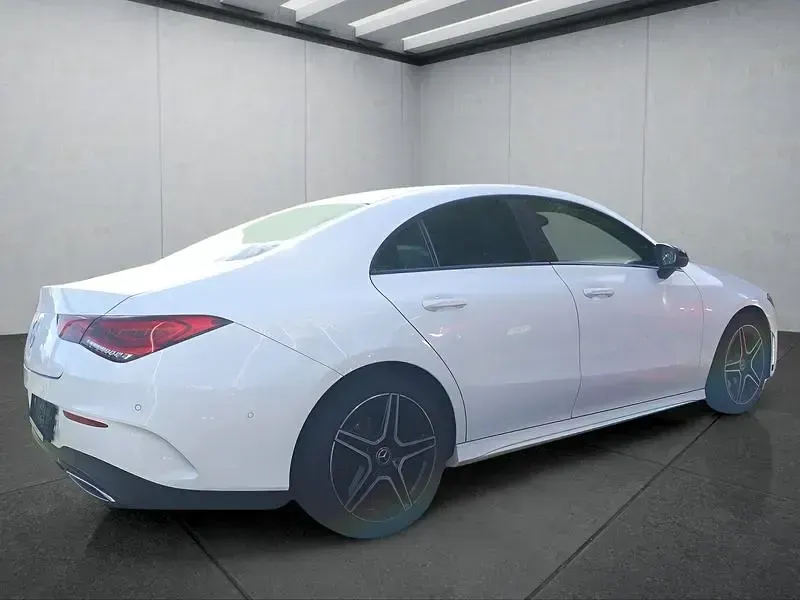 Gebraucht Mercedes CLA200 163 PS (119 kW) 2022 Weiß Limousine