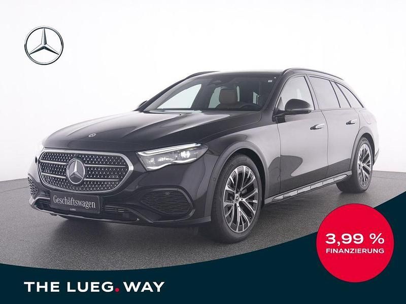 Schwarz metalliclack obsidians Gebraucht 2025 Mercedes E300 Night Kombi | 75.450 € - Bild 1/4