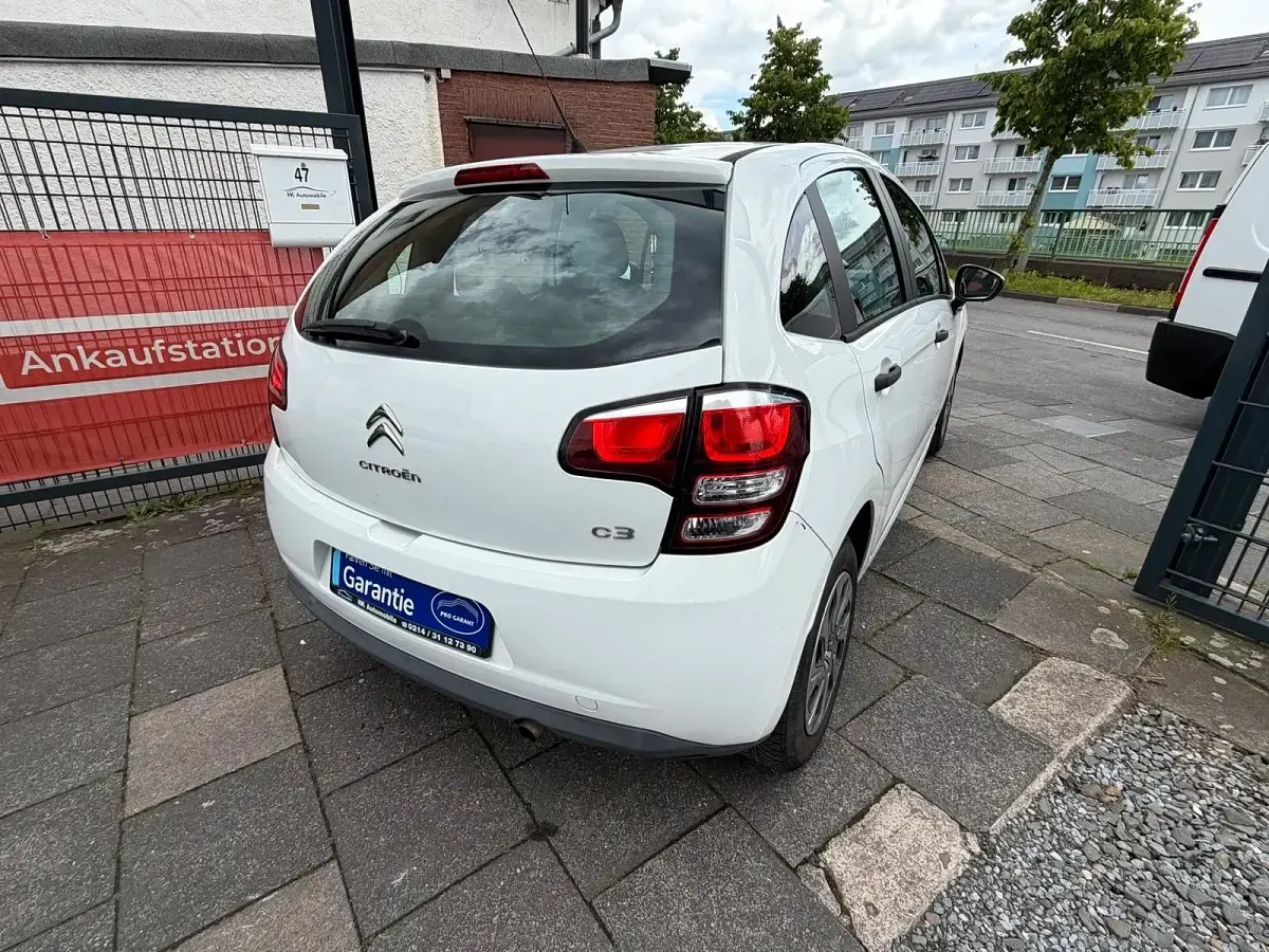 Usado Citroën C3 Attraction 68 CV (50 kW) 2013 Blanco Utilitario
