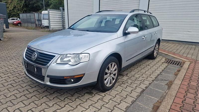 Silber Gebraucht 2008 VW Passat Trendline Kombi | 1.899 € (Guter Preis) - Bild 1/4