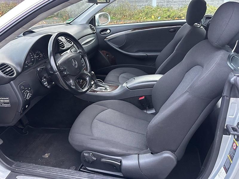 Gebraucht Mercedes CLK280 231 PS (169 kW) 2006 Silber Coupé