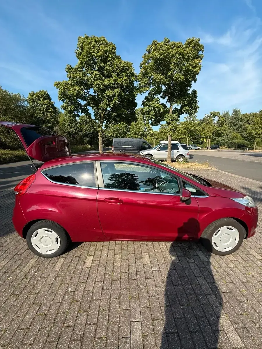 Gebraucht Ford Fiesta 97 PS (71 kW) 2009 Rot Kleinwagen