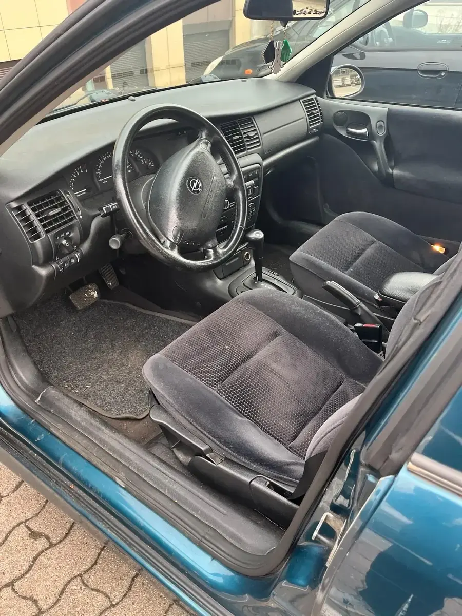 Usata Opel Vectra 105 CV (77 kW) 2001 Blu Berlina