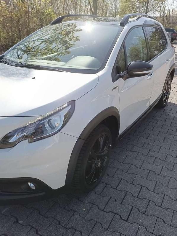 Weiß Gebraucht 2017 Peugeot 2008 GT-line SUV | 10.950 € (Fairer Preis) - Bild 1/4