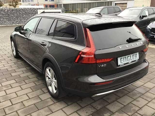 Gebraucht Volvo V60 CC 184 PS (135 kW) 2024 Kombi