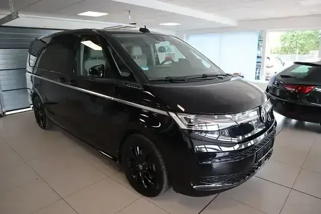 Gebraucht VW Multivan Sound 150 PS (110 kW) 2025 Deep black Van / Kleinbus