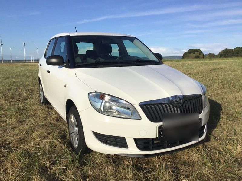 Weiß Gebraucht 2014 Skoda Fabia Cool Edition Kleinwagen | 4.390 € (Guter Preis) - Bild 1/4
