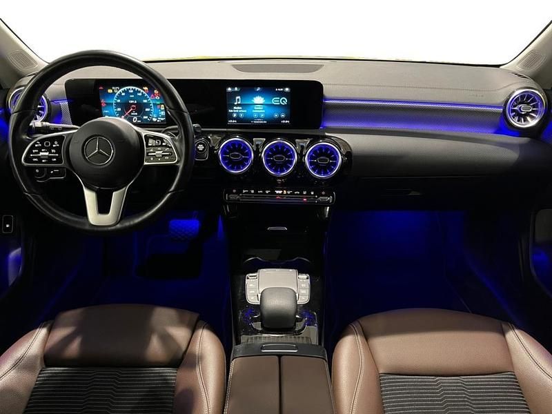 Gebraucht Mercedes CLA250e Shooting Brake Progressive 160 PS (117 kW) 2021 Gelb Kombi