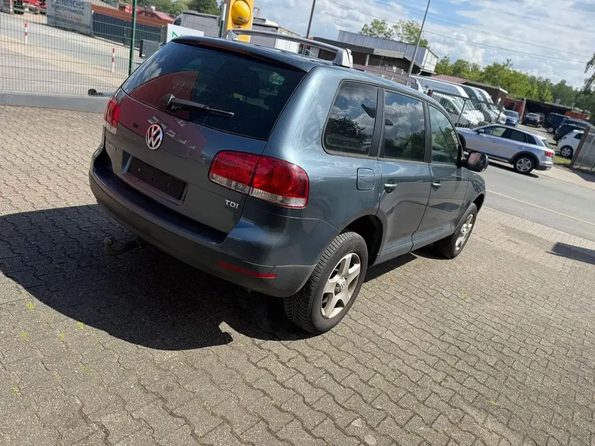Gebraucht VW Touareg 174 PS (127 kW) 2006 Silber SUV