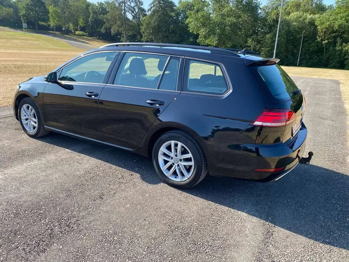Gebraucht VW Golf VII Comfortline 150 PS (110 kW) 2020 Deep black perleffekt Kombi