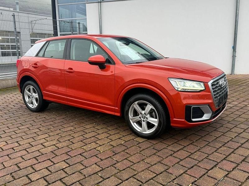 Orange Gebraucht 2019 Audi Q2 Sport SUV | 18.900 € (Fairer Preis) - Bild 1/4