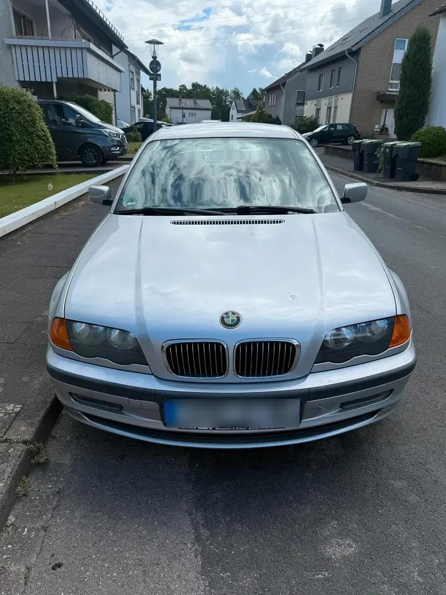 Gebraucht BMW 320 150 PS (110 kW) 1999 Grau Limousine