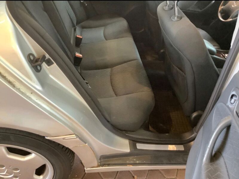 Gebraucht Mercedes C180 Elegance 143 PS (105 kW) 2003 Silber Limousine