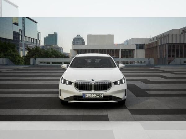 Neu BMW 520 197 PS (144 kW) 2025 Weiß (alpinweiß uni) Kombi