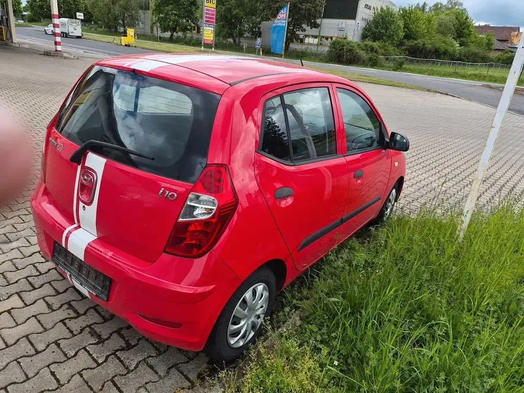 Gebraucht Hyundai i10 Classic 69 PS (50 kW) 2012 Rot Kleinwagen