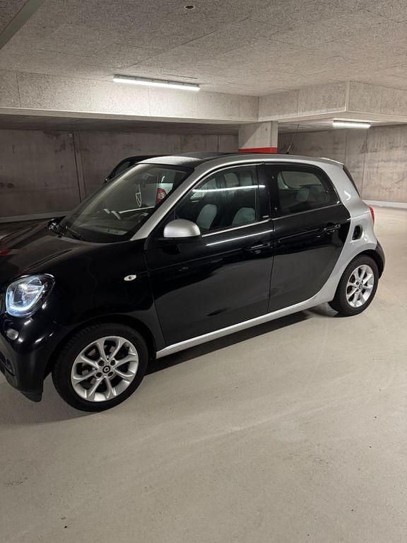 Gebraucht Smart ForFour Passion 71 PS (52 kW) 2015 Schwarz Kleinwagen