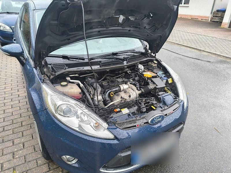 Gebraucht Ford Fiesta 95 PS (69 kW) 2010 Blau Kleinwagen