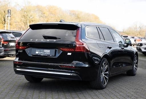 Gebraucht Volvo V60 Core 350 PS (257 kW) 2022 Schwarz Kombi