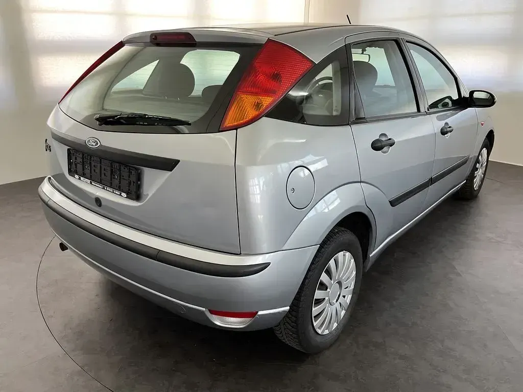 Gebraucht Ford Focus Viva 101 PS (74 kW) 2004 Silber Limousine