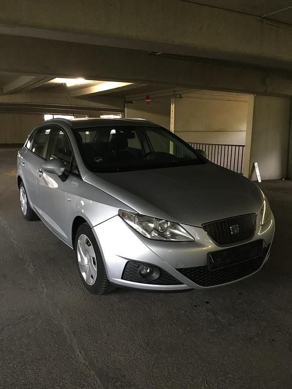 Silber Gebraucht 2011 Seat Ibiza ST Kombi | 3.100 € (Fairer Preis) - Bild 1/4