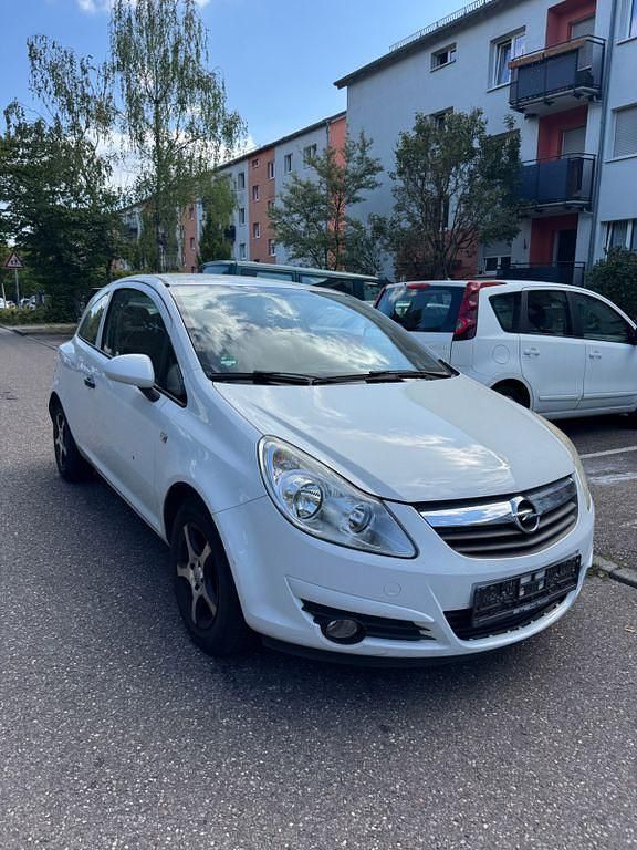 Weiß Gebraucht 2009 Opel Corsa Limousine | 1.300 € (Guter Preis) - Bild 1/4