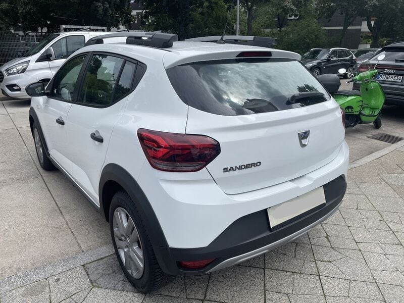 Gebraucht Dacia Sandero Essentiel 91 PS (66 kW) 2022 Weiß Kleinwagen