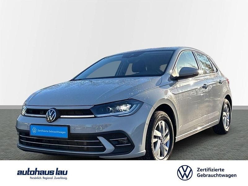 Silber Gebraucht 2023 VW Polo Style Limousine | 19.450 € (Guter Preis) - Bild 1/4