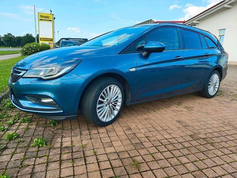 Blau Gebraucht 2017 Opel Astra Kombi | 10.500 € - Bild 1/4