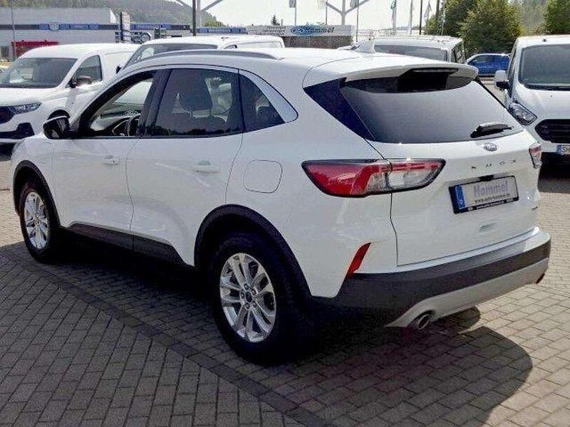 Gebraucht Ford Kuga Titanium 152 PS (111 kW) 2022 Frostweiß SUV