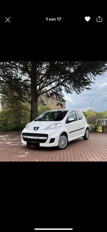 Weiß Gebraucht 2010 Peugeot 107 Kleinwagen | 3.599 € (Etwas zu teuer) - Bild 1/4