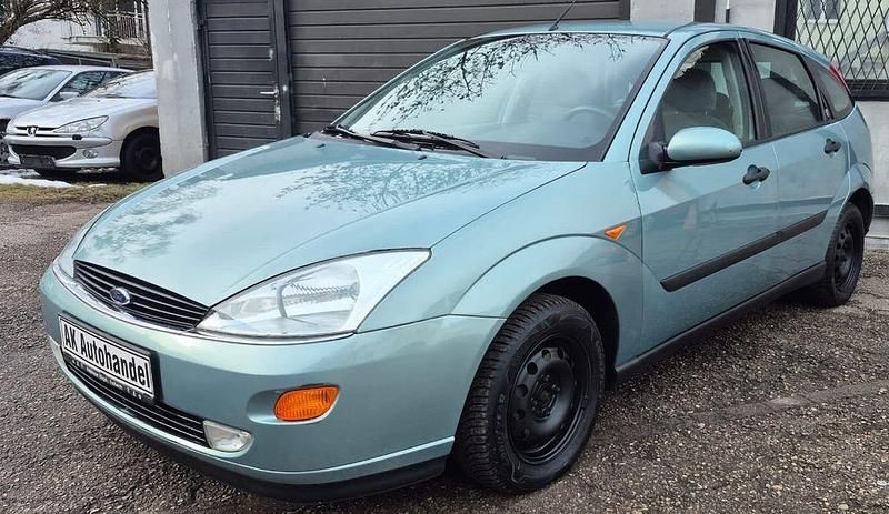 Gebraucht Ford Focus Ghia 101 PS (74 kW) 1999 Blau Limousine