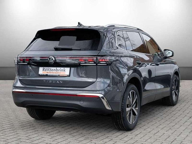 Neu VW Tiguan IQ Drive 150 PS (110 kW) 2025 Delfingrau metallic SUV