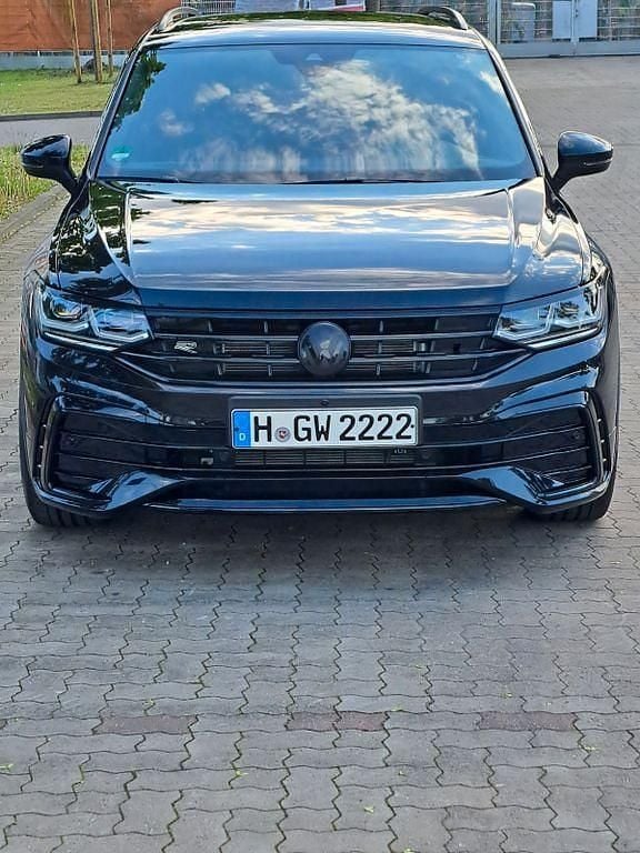 Schwarz Gebraucht 2023 VW Tiguan R SUV | 41.887 € (Guter Preis) - Bild 1/4