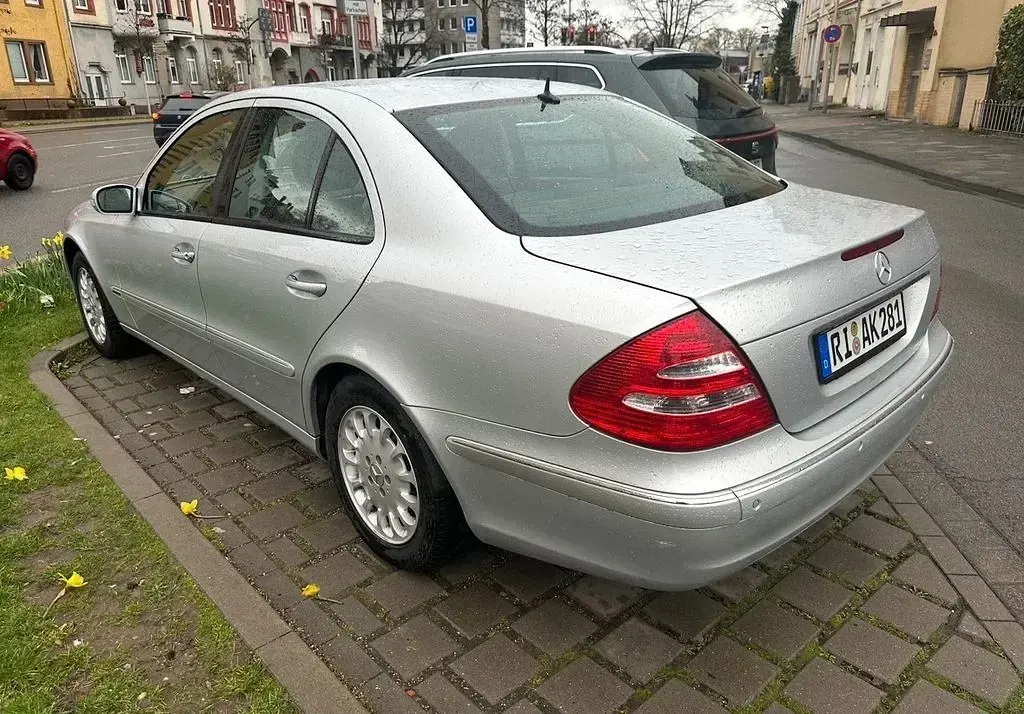 Gebraucht Mercedes E280 Elegance 190 PS (139 kW) 2005 Silber Limousine