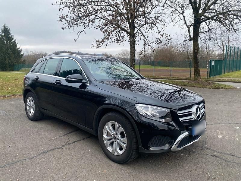Schwarz Gebraucht 2018 Mercedes GLC220 SUV | 27.500 € (Guter Preis) - Bild 1/4
