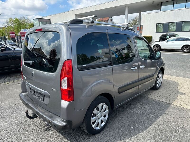 Gebraucht Peugeot Partner Tepee Tendance 109 PS (80 kW) 2009 Grau Van / Kleinbus