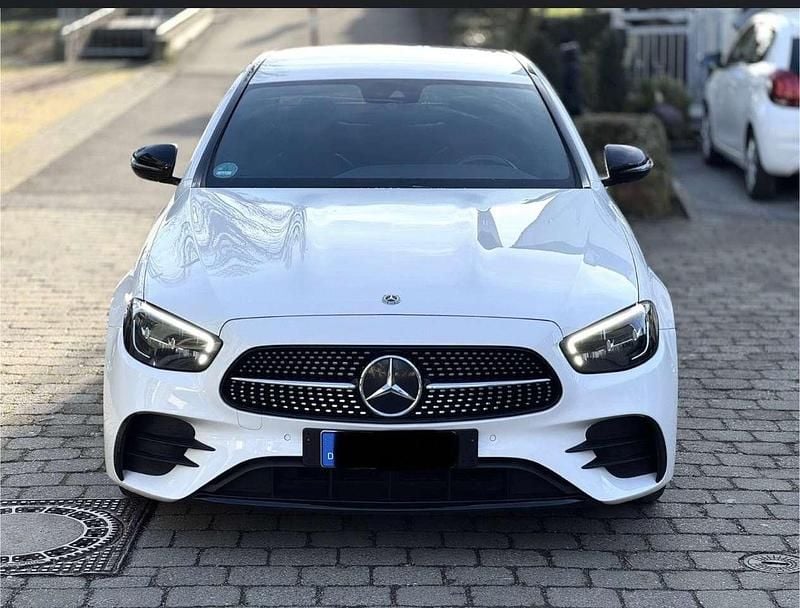 Gebraucht Mercedes E220 AMG line 194 PS (142 kW) 2025 Limousine