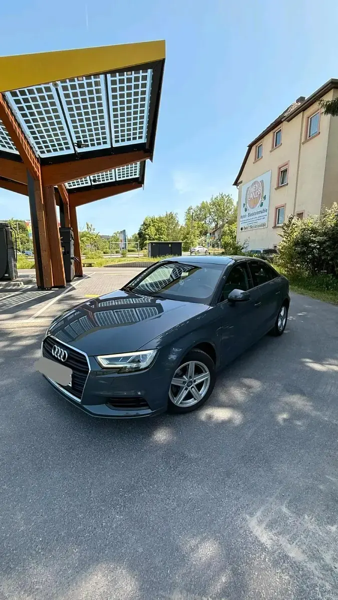 Gebraucht Audi A3 150 PS (110 kW) 2019 Grau Limousine