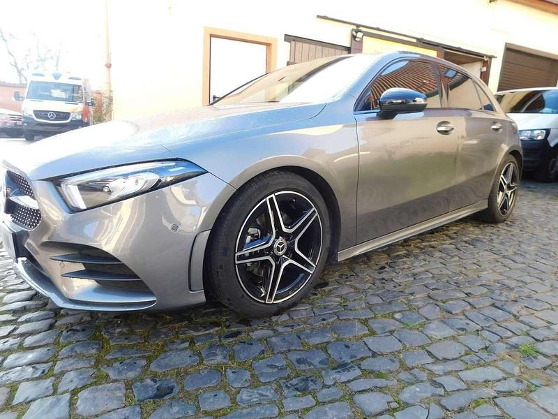 Gebraucht Mercedes A200 AMG 163 PS (119 kW) 2018 Mountaingrau  met. Limousine