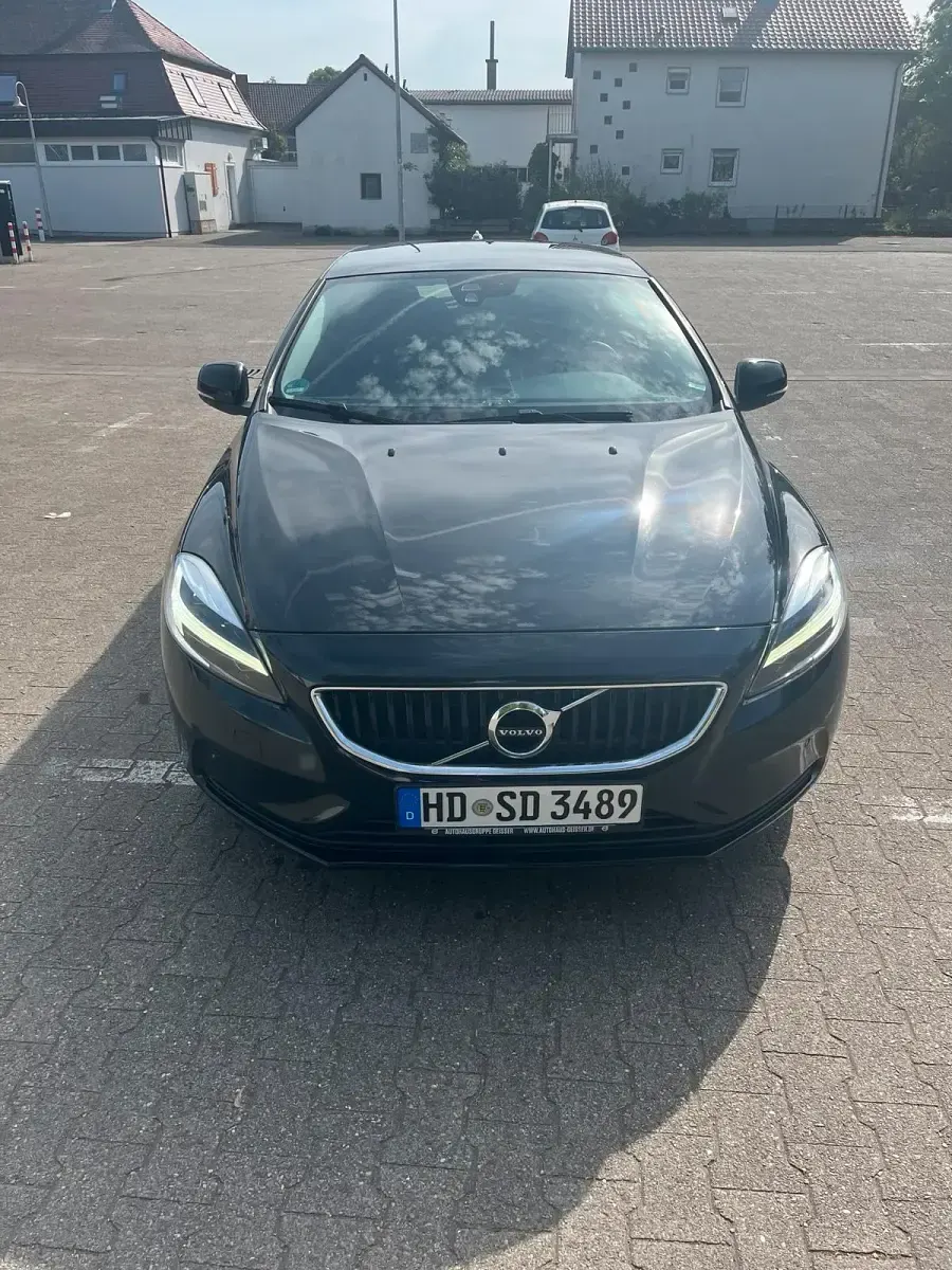Gebraucht Volvo V40 150 PS (110 kW) 2018 Schwarz Limousine