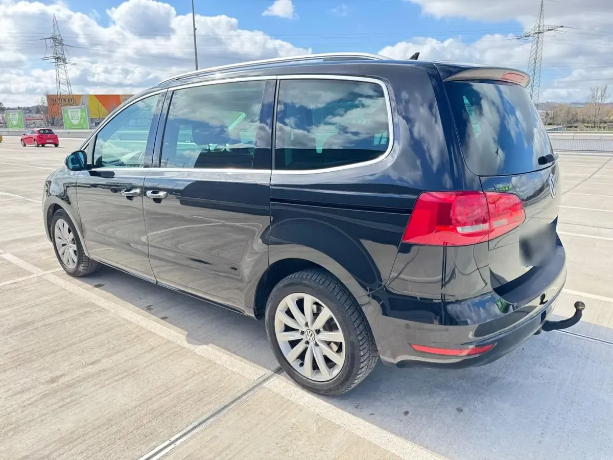 Gebraucht VW Sharan Highline 140 PS (102 kW) 2015 Schwarz Van / Kleinbus
