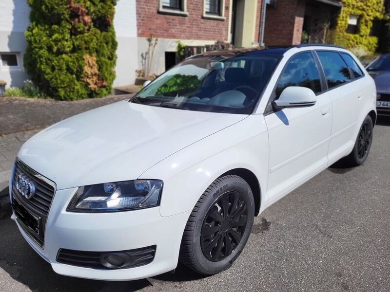 Weiß Gebraucht 2008 Audi A3 Sportback Ambition Limousine | 5.490 € (Fairer Preis) - Bild 1/4