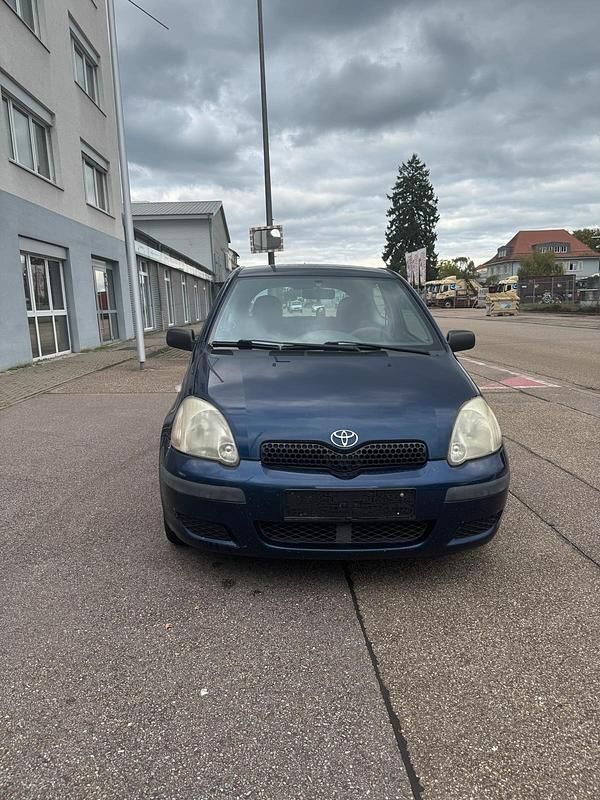 Blau Gebraucht 2003 Toyota Yaris Kleinwagen | 790 € (Fairer Preis) - Bild 1/4