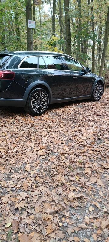 Gebraucht Opel Insignia Country Tourer 194 PS (142 kW) 2014 Schwarz Kombi