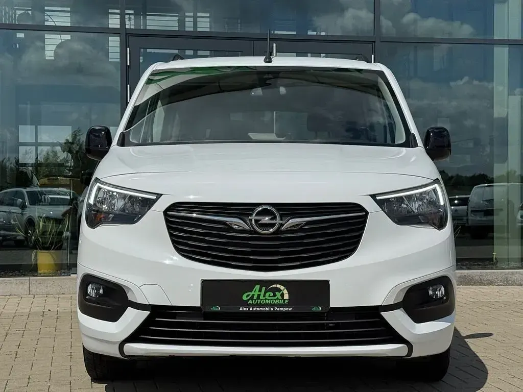 Gebraucht Opel Combo Life Elegance 131 PS (96 kW) 2022 Weiß Van / Kleinbus