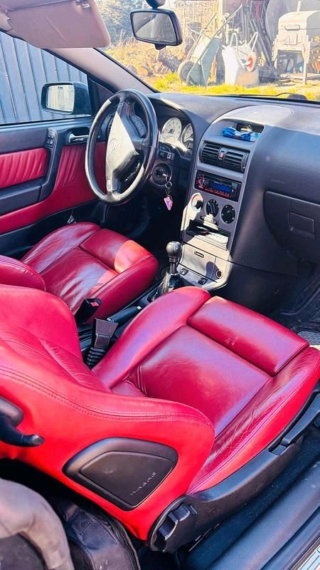 Second-hand Opel Astra 147 CP (108 kW) 2000 Verde Coupe